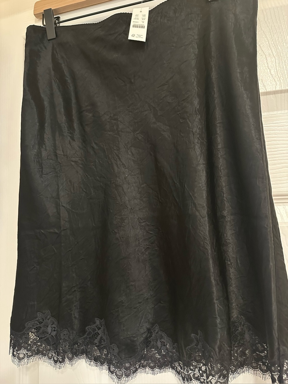 JCrew Gwyneth lace bottom crinkle satin look (100% acetate) pull-on skirt.